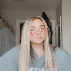 Meet your Posher, Lydia